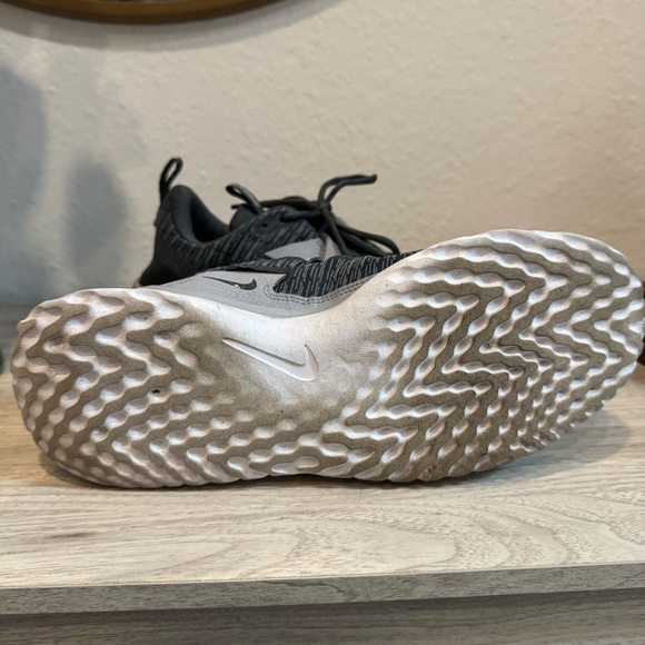 Men’s Nike Renew Sneakers in Size 9 Training Gym Running - Picture 6 of 6
